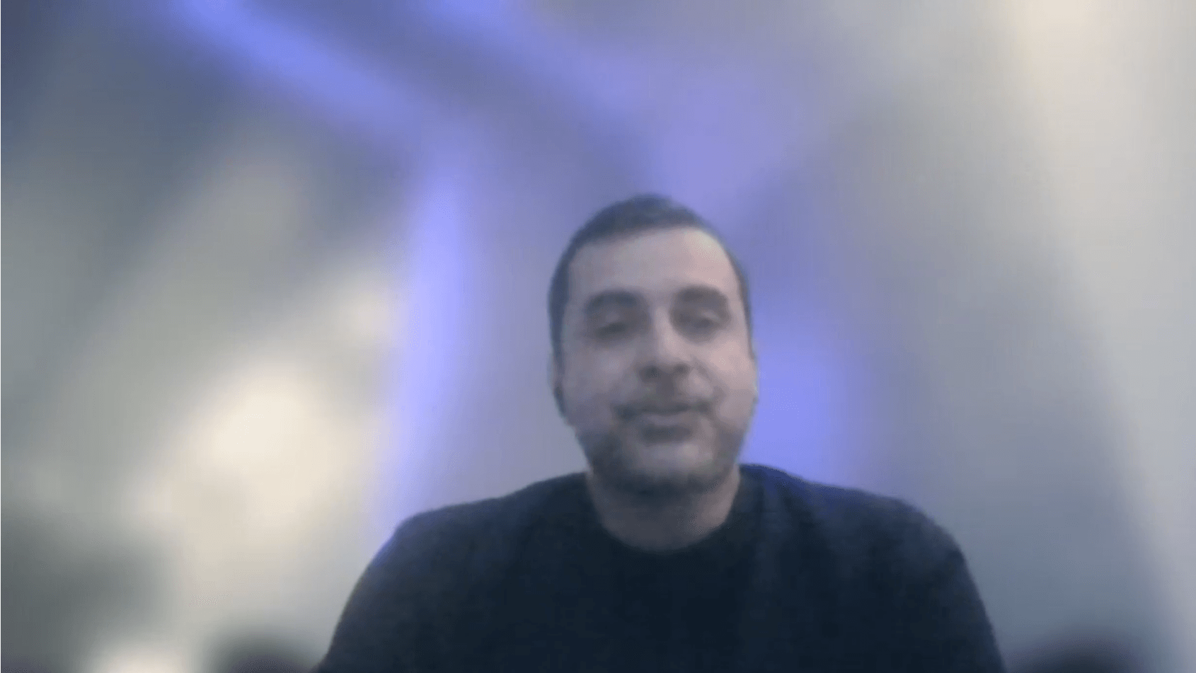 Alexandre Ramos tem vindo a estudar rios atmosféricos a bordo de um avião