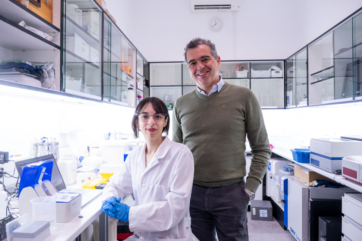 Carolina Silva e Cláudio M. Gomes