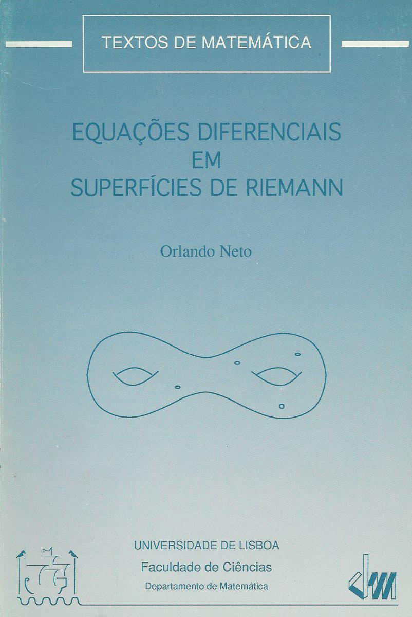 Equações Diferenciais em Superfícies de Riemann