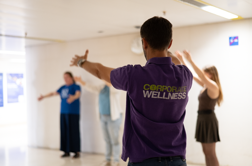 Sessão de ginástica laboral