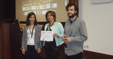 Tânia S. Morais a receber o prémio Portuguese Young Chemist Award do Grupo de Químicos Jovens