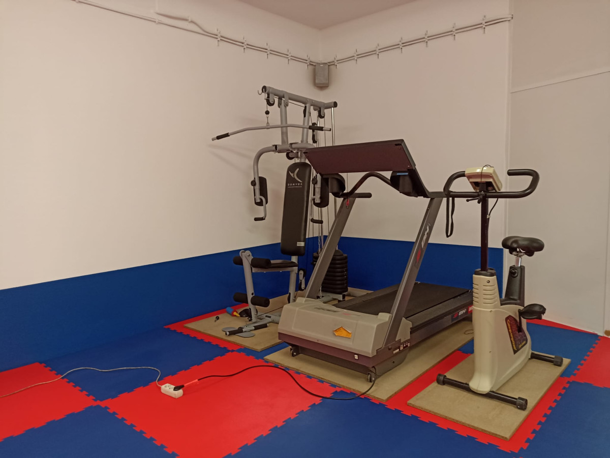 Fotografia de pormenor do ginásio (equipamentos)
