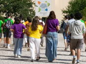alunos no campus de Ciências