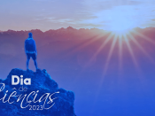 Título do evento e fotografia de pessoa no topo de montanha