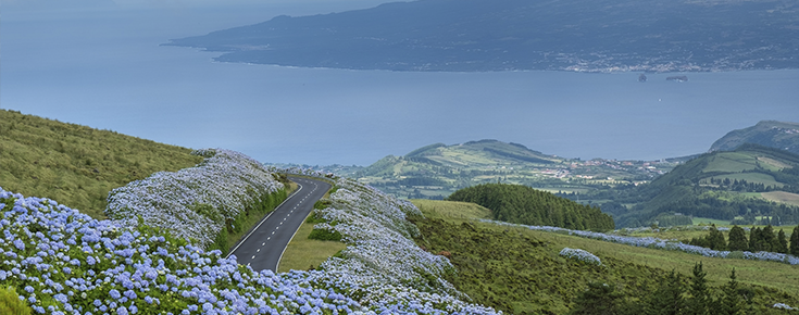 vista de uma ilha para outra (Açores)