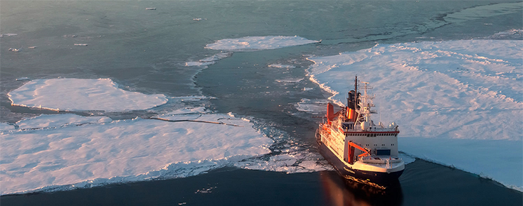 Fotografia de navio de exploração polar