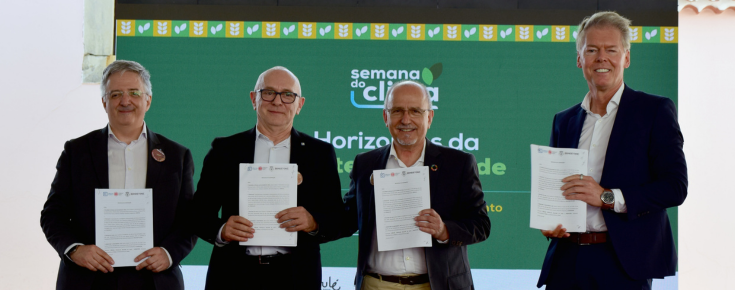 Foto da assinatura do protocolo.
