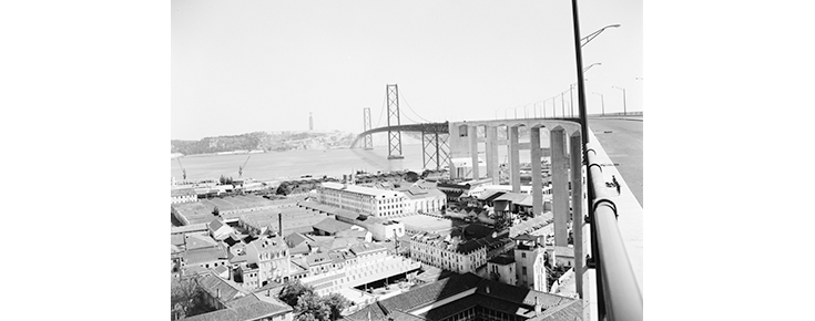 Imagem de arquivo da Ponte sobre o Tejo